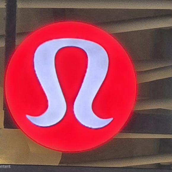 11am today show LULULEMON - Picture 1 of 1